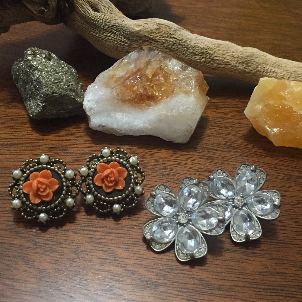 ✨ Set of two flower earrings bundle